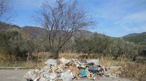 Rifiuti abbandonati tufillo