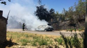 Auto in fiamme