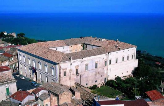 Palazzo d'avalos