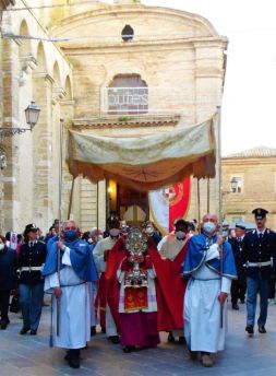 Sacra spina