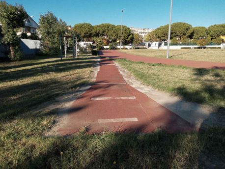 Pista di atletica menna