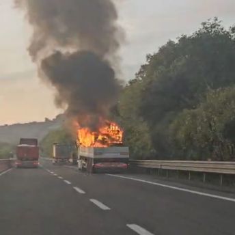 Camion fiamme